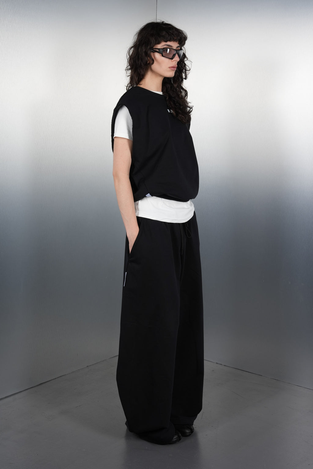 Drop-Shoulder Black