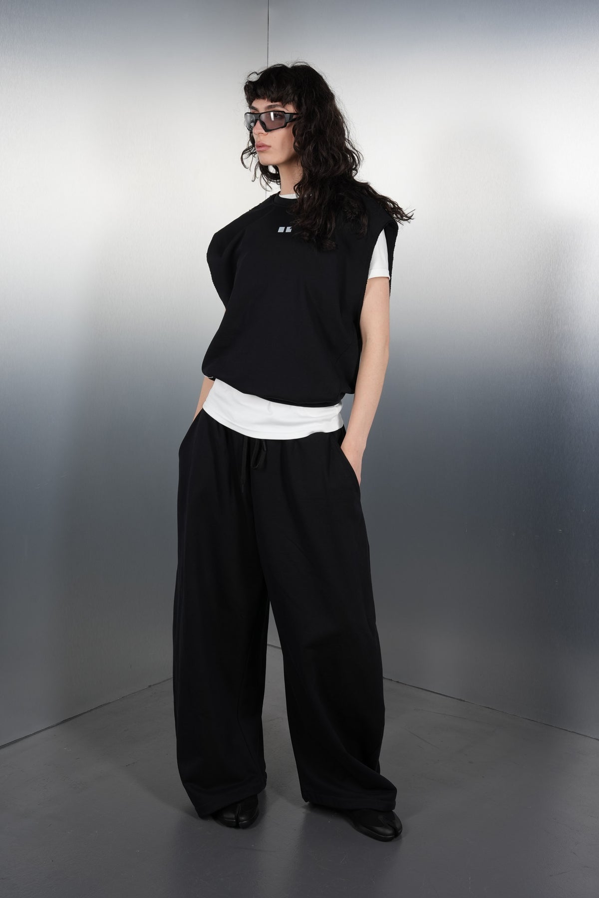 Drop-Shoulder Black