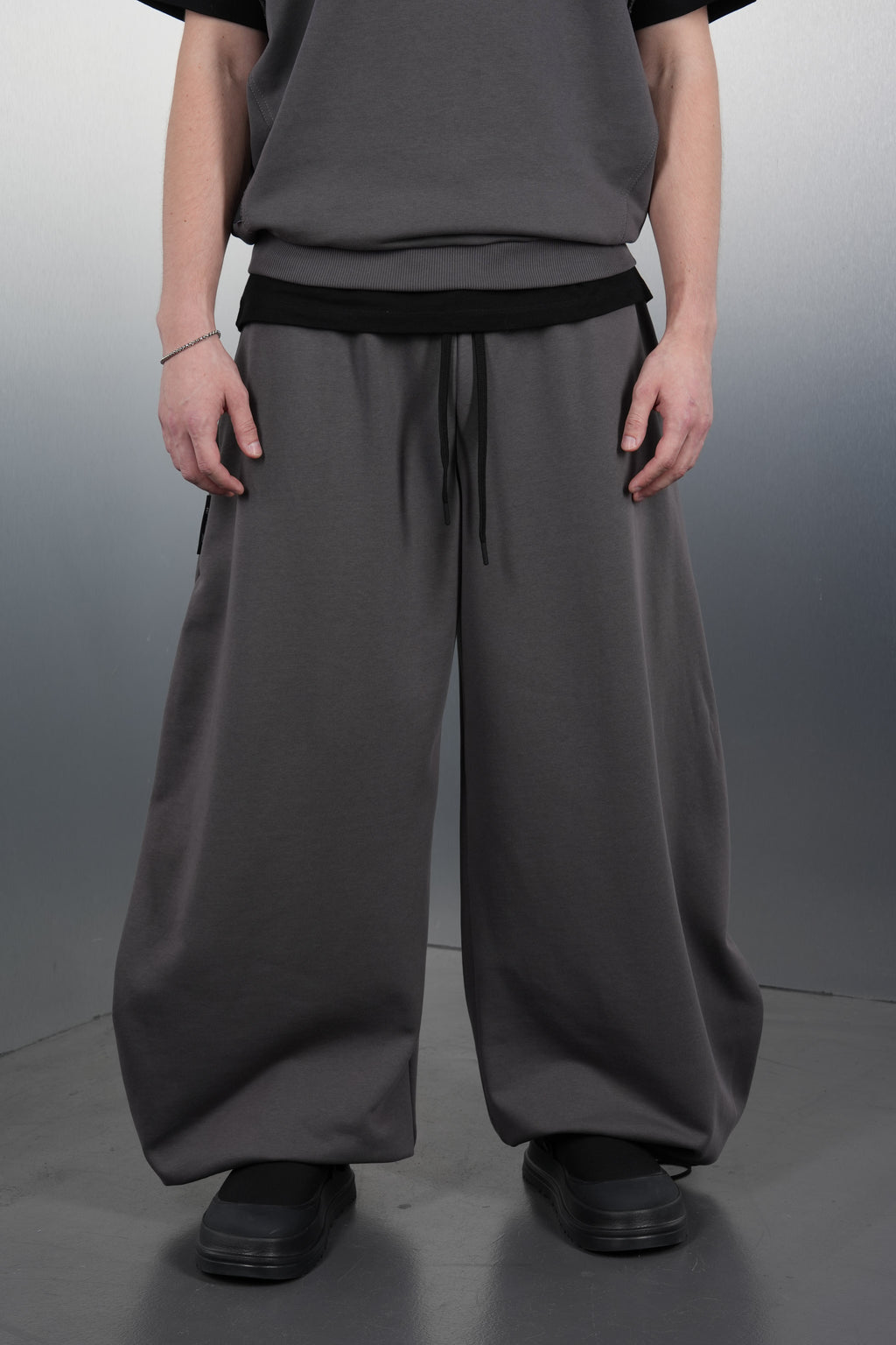 Parachute Pants Grey